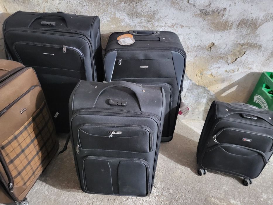 Черен  куфар голям