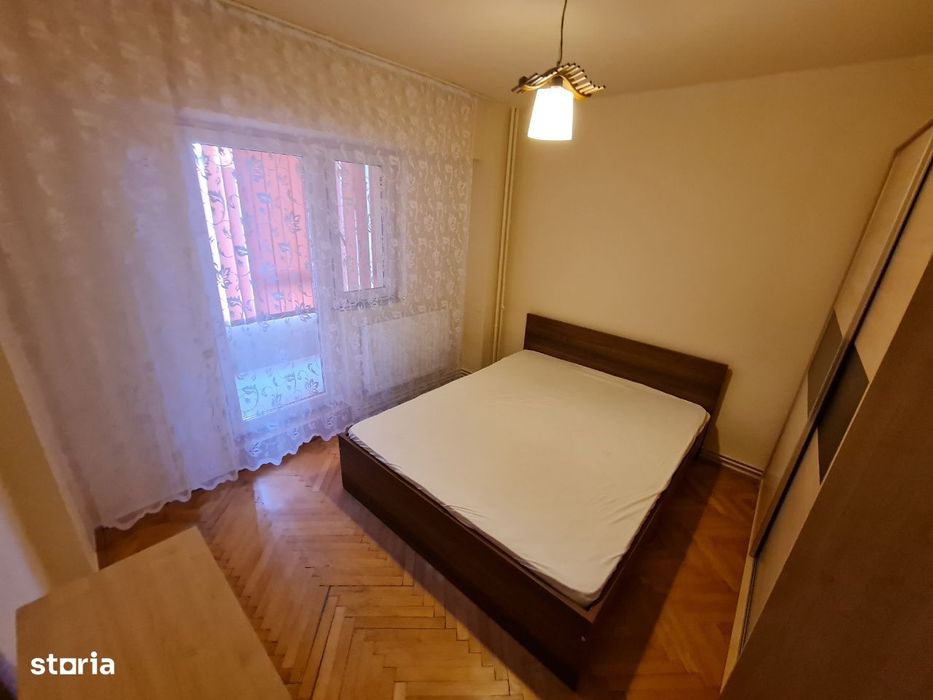 Inchiriez ap. 2 camere Decomandat Pe Bulevard Centrala,Clima.