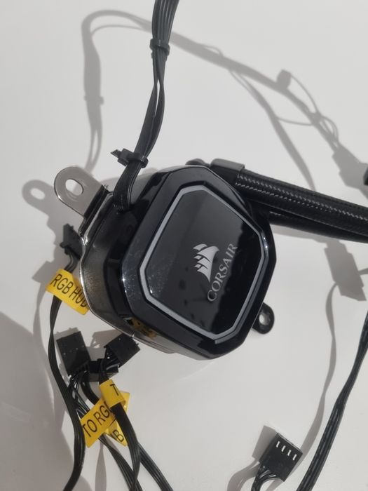 Carcasa NZXT H7 + Cooler Corsair H150i