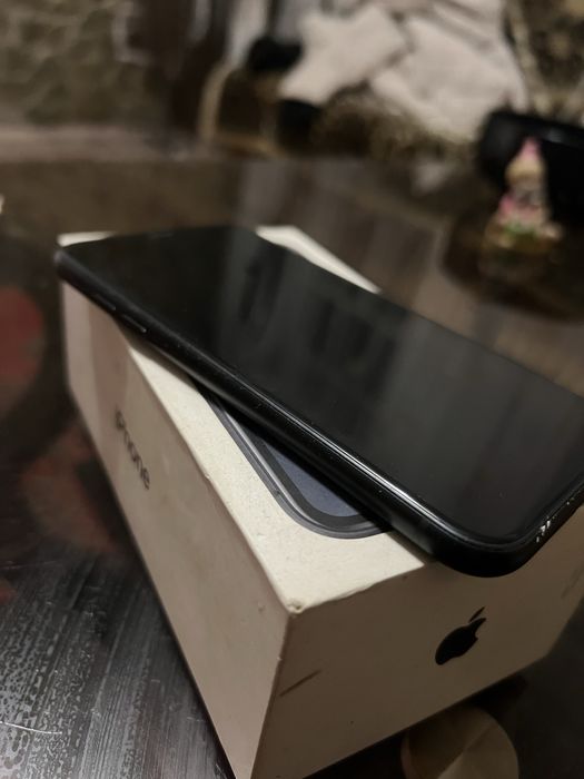 Срочно продам айфон XR