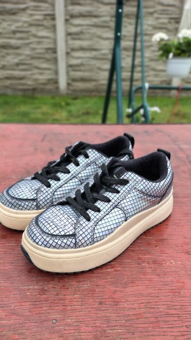 Adidași fete nr 34