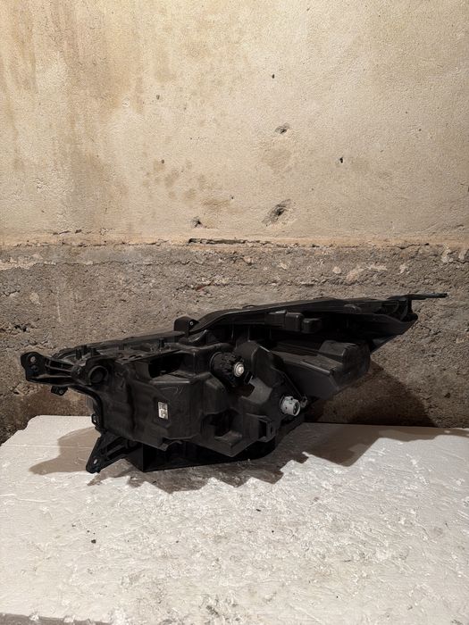 Фар за Suzuki SX-4 S-Cross