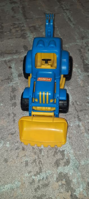 Продам игрушки за 3 000 тг все вместе.