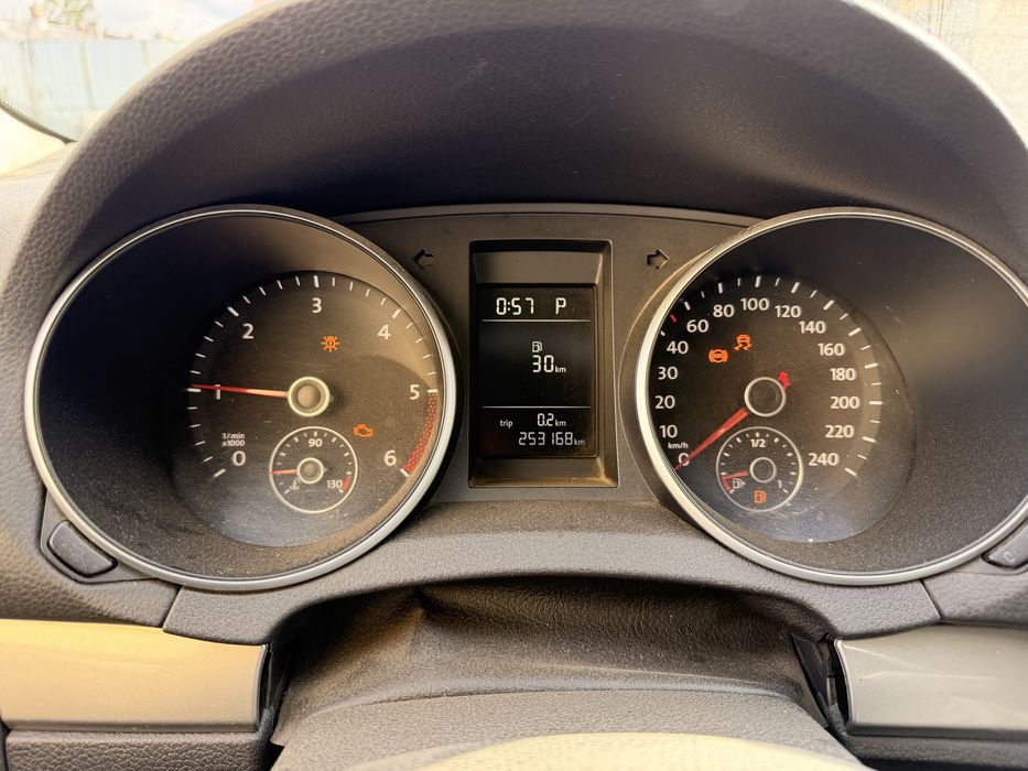 Dezmembrez dezmembrari Vw Golf MK 6 hatchback 1.6 CAYC cutie DSG 7+1