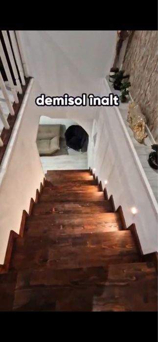 Vand apartament la casa la cheie in centru orasului