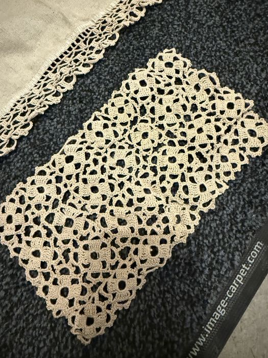 Автентични престилки,цена 7 лв..за брой.Карета на една кука,7 лв.