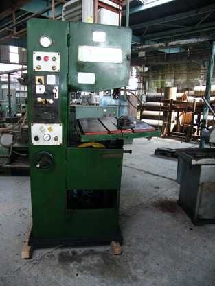 Vand fierastrau debitat metale: Vertical FBV400 si Alternativ FA320