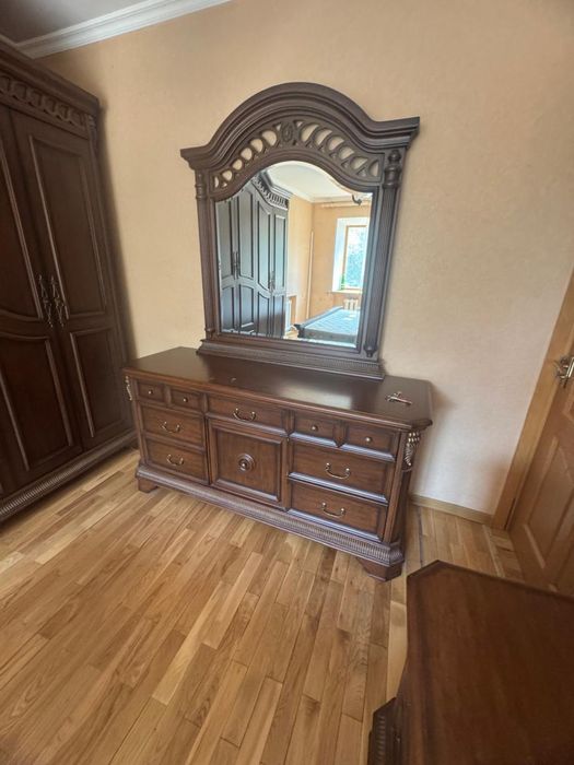 Продам спальный гарнитур