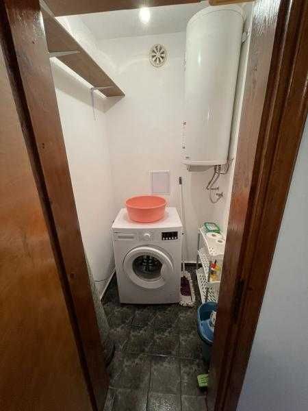 Дава се под наем Тристаен апартамент в Бургас, Център - 80 кв.м за 433.5 € - Снимка #8