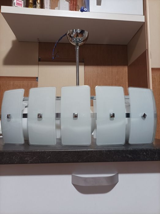 lustra lămpi moderne