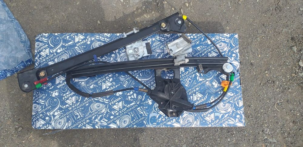 Стеклоподъёмник.