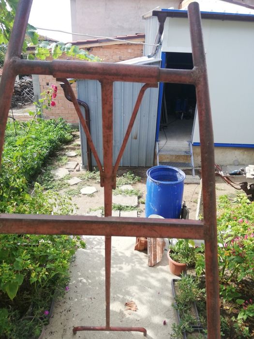 Дървени и Метални стълби за овощни градини