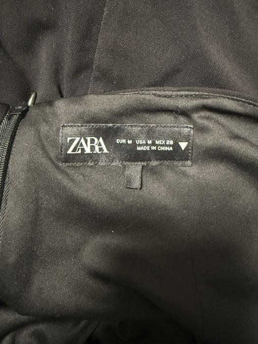 Рокля от Zara.