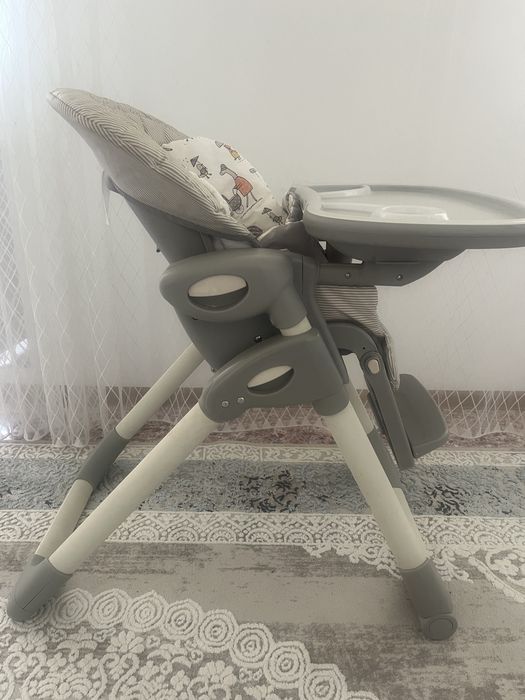 стульчик для кормления модели Joie Mimzy Recline.