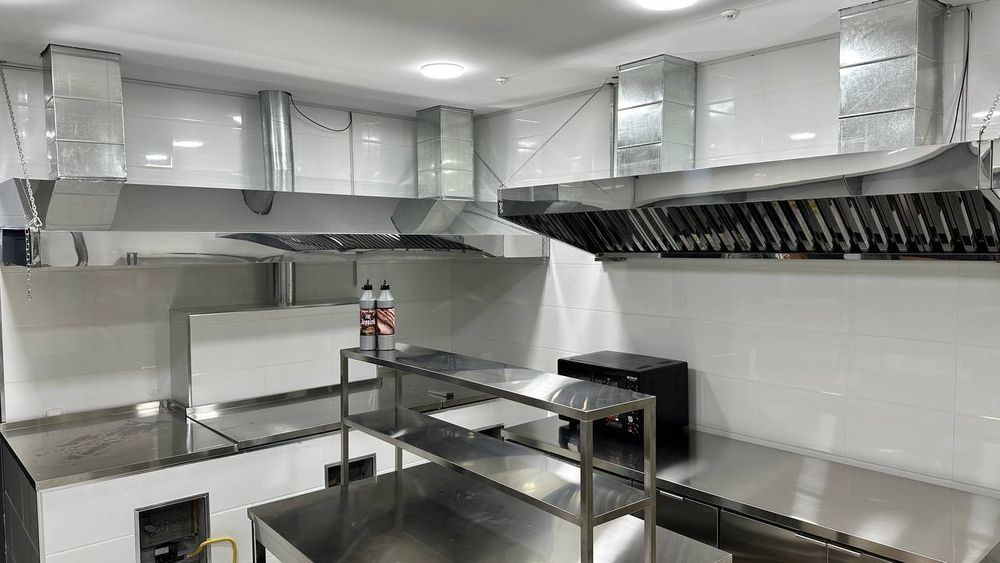 Нержавейка стол, зонт вытяжной, мойка, стелаж и т.