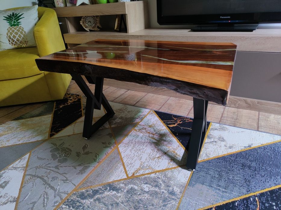 Măsuță de cafea din lemn masiv și rășină epoxidică