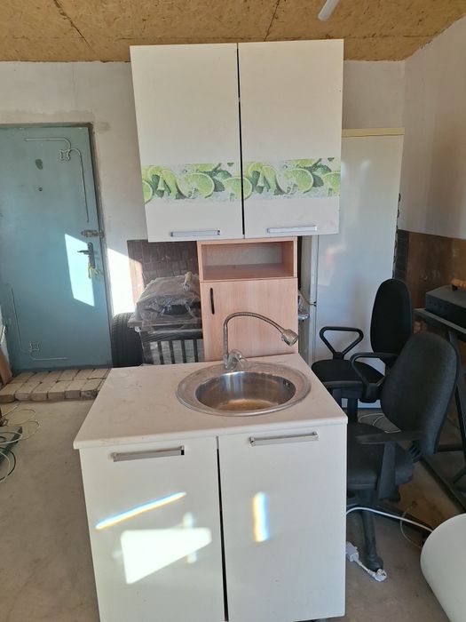 Продам мойка со шкафом