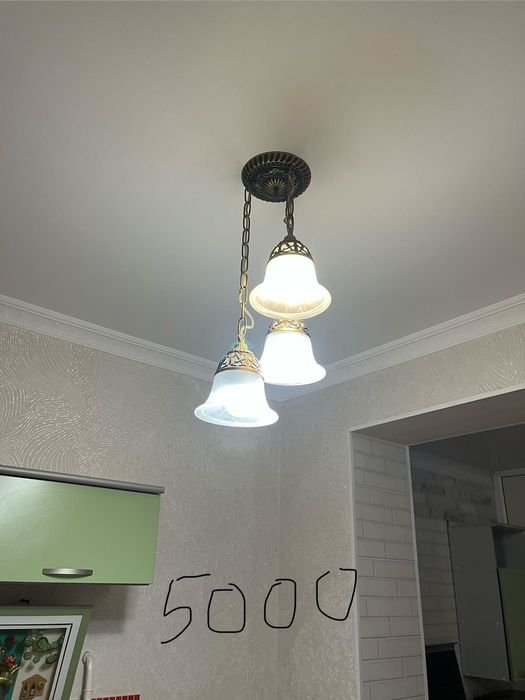 Продалим люстру за 5000 тенге