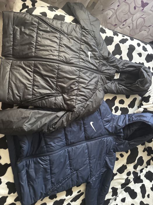 Geci nike la 400 lei amandoua