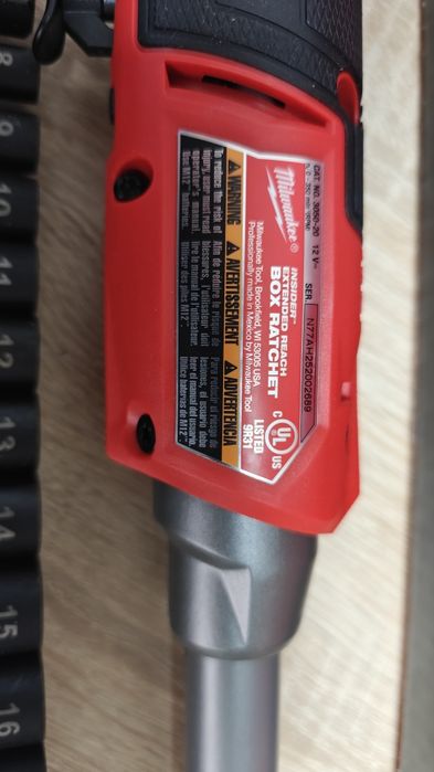 Clichet milwaukee m12 cu capete interschimbabile de America