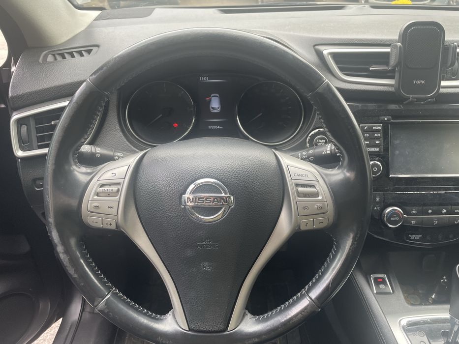 Nissan Qashqai 1.6 dCi Premium - Пълна сервизна история