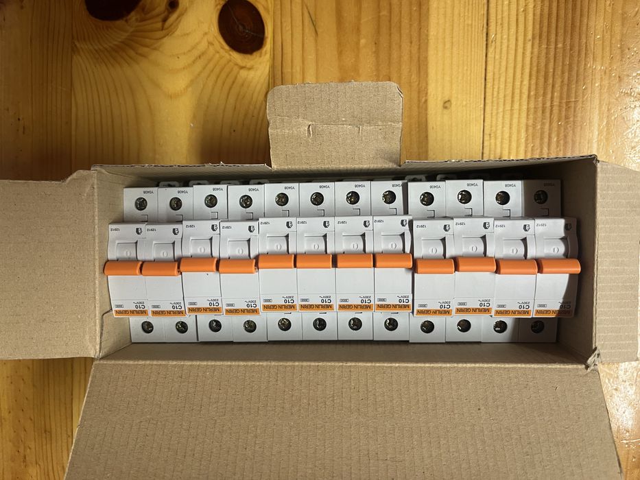 Автоматични предпазители Schneider Electric Merlin Gerin 6A, 10A, 16A, 20A