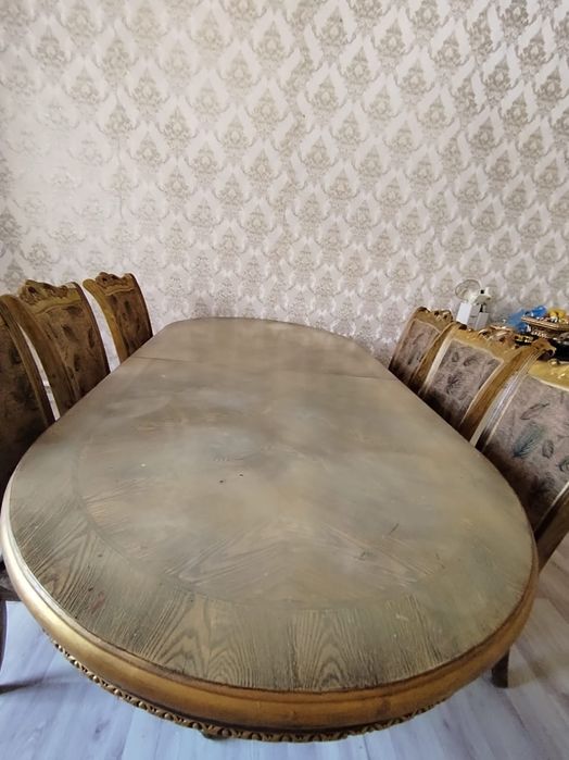 Срочно продам стол со стульями