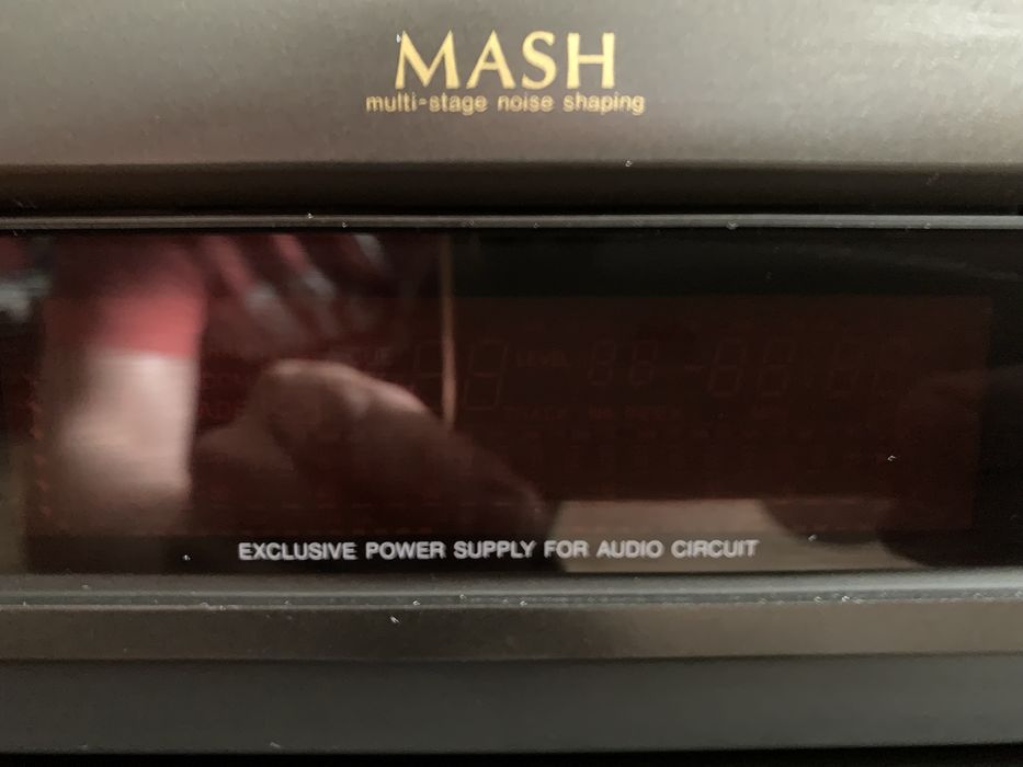 Проигрывтель компакт-дискрв Technics SL-PS620A