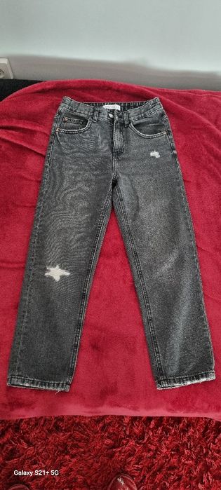 Blugi zara, noi fără etichetă