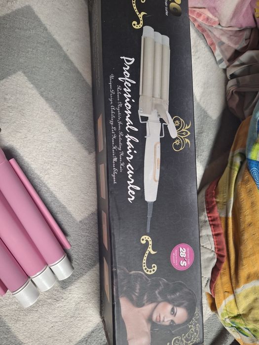Vand ondulator de par marca hair culer în stare perfecta