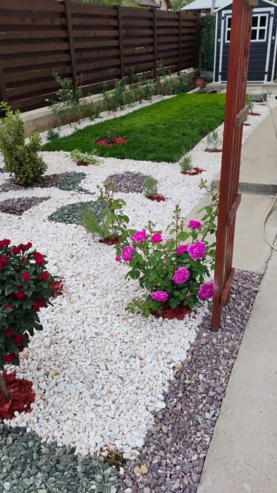 Piatră Decorativă,Marmură Albă  pentru Amenajari Gradini,Spatii Verzi