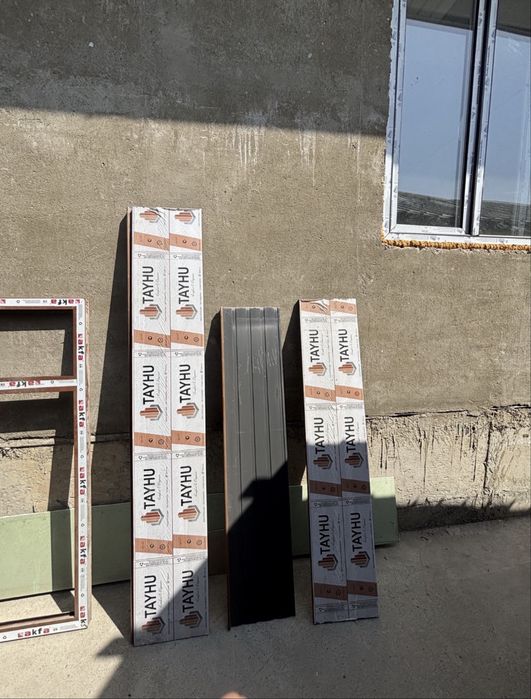 Продам окна,двери и подоконники