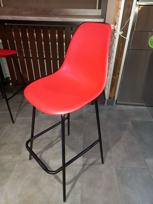 Стулья барные новые.