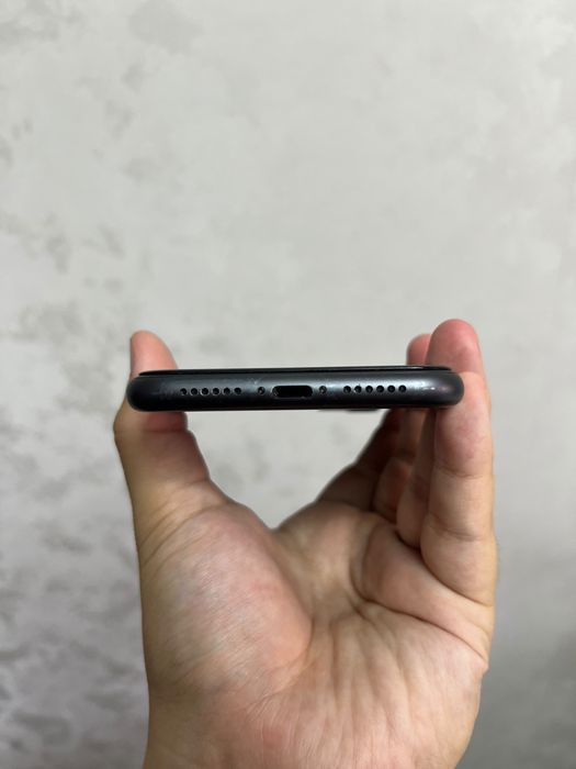 Продается Iphone 11  64гб акб 70%