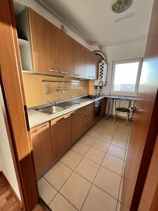Inchiriez apartament 2 camere Confort City