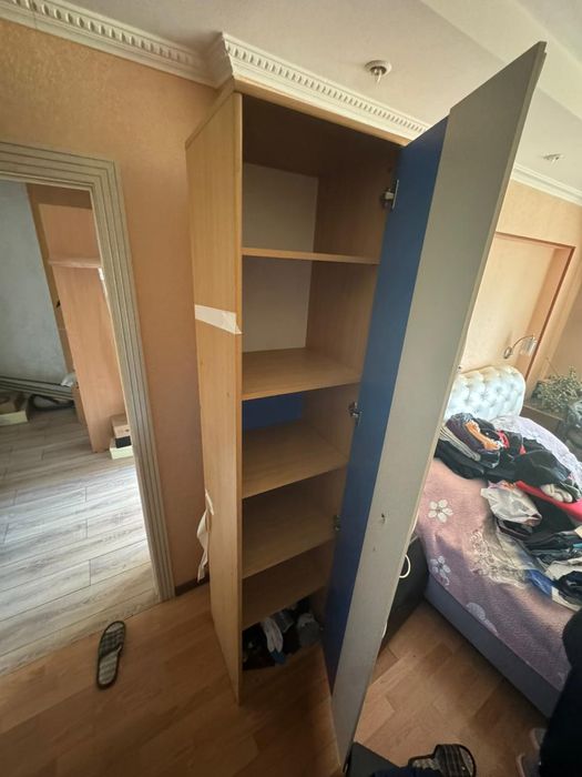 Продам компьютерный стол с 2 шкафами