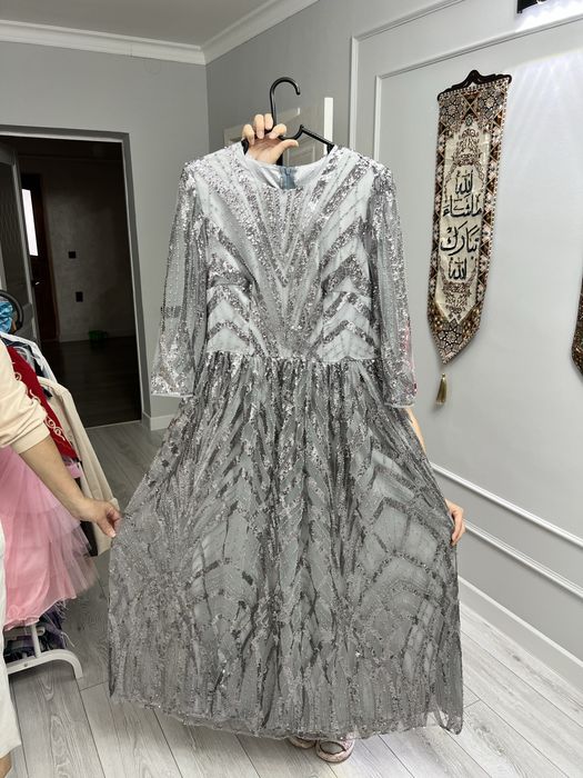 Продам вечерние платья