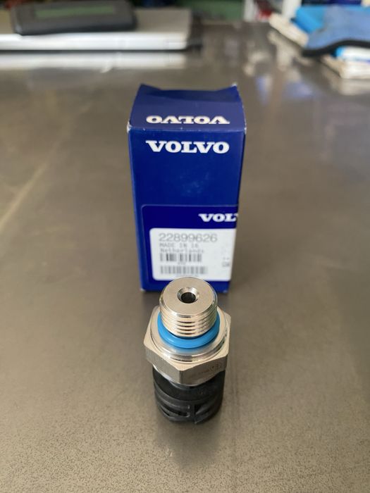 Датчик давления воздуха/масла Volvo