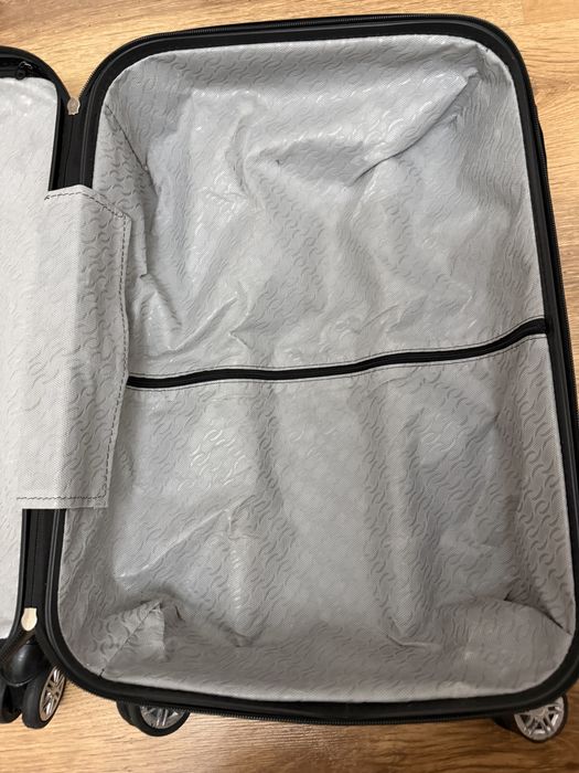 Чемодан для ручной клади