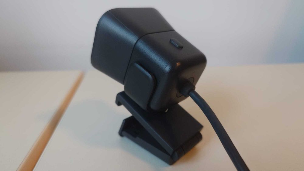 Cameră Web Logitech StreamCam, 1080p 60fps, USB-C + Accesorii montare