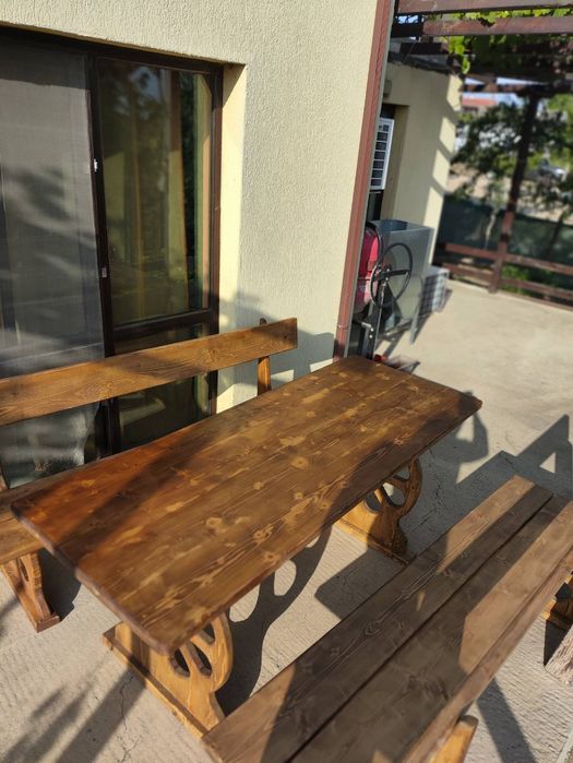 Комплект маса с две пейки