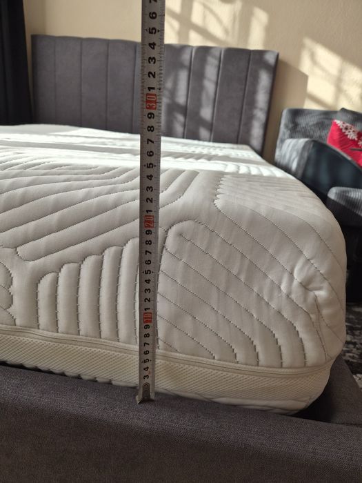 Спалня  с матрак