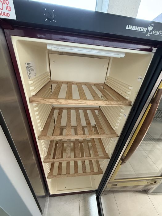 Хладилна витрина за вино LIEBHERR