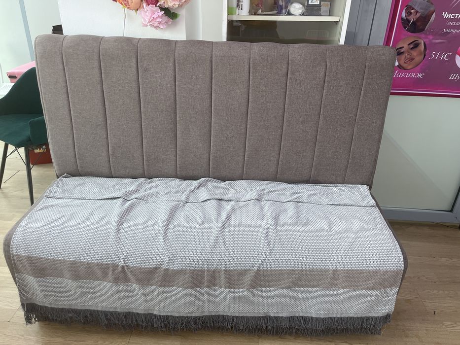 Отдам даром диван