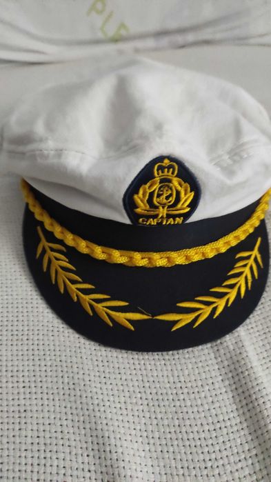 sapca chipiu capitan arata ca noua am 3 bucati