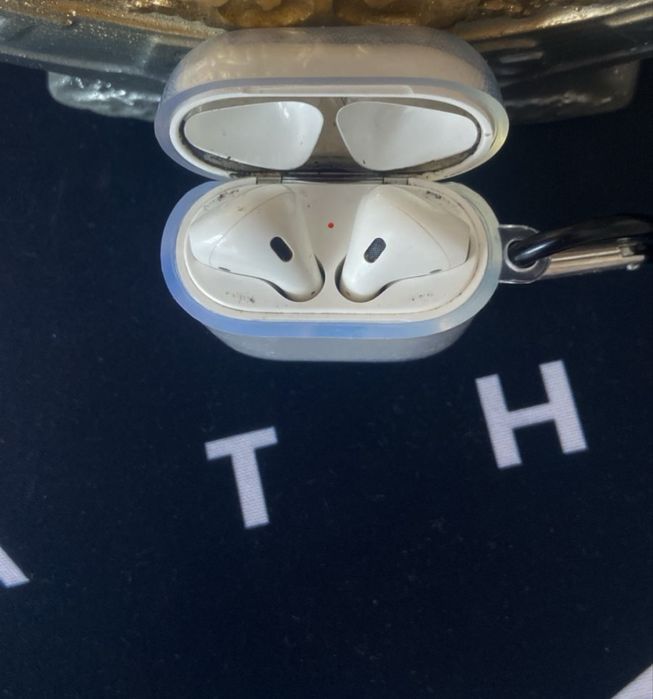 Продам AirPods 2
