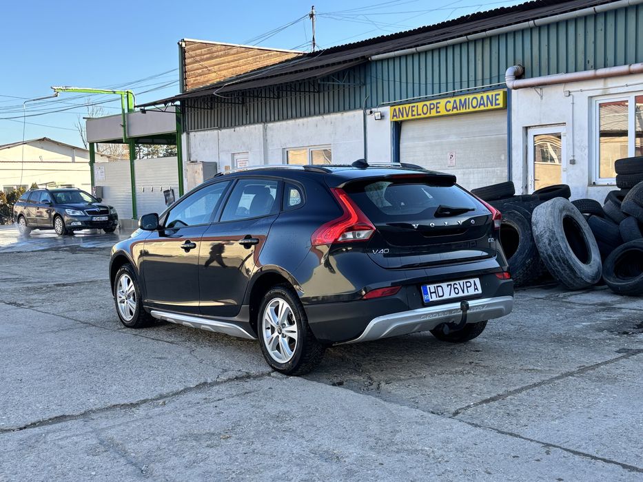 Volvo v40 cross country
