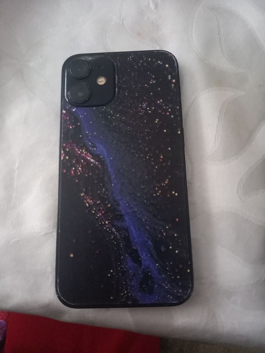 Продаю IPhone 12mini
