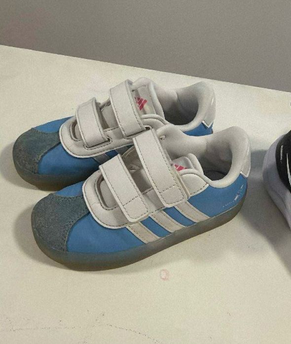 Nike, Adidas за дете