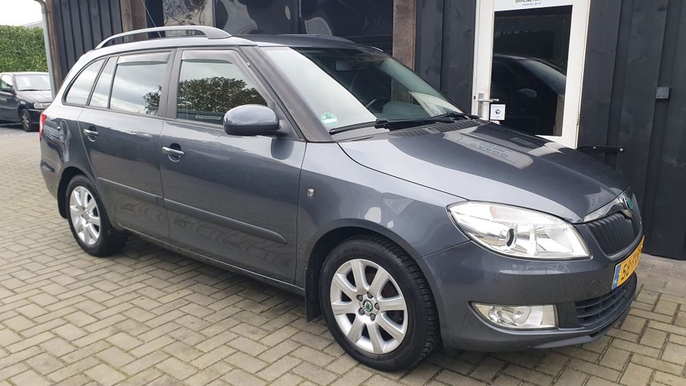 Skoda Fabia 1.2 diesel Euro 5 clima scaune incalzite navigatie senzori